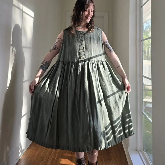 Not Perfect Linen Dress 1X - Picture 2 of 3
